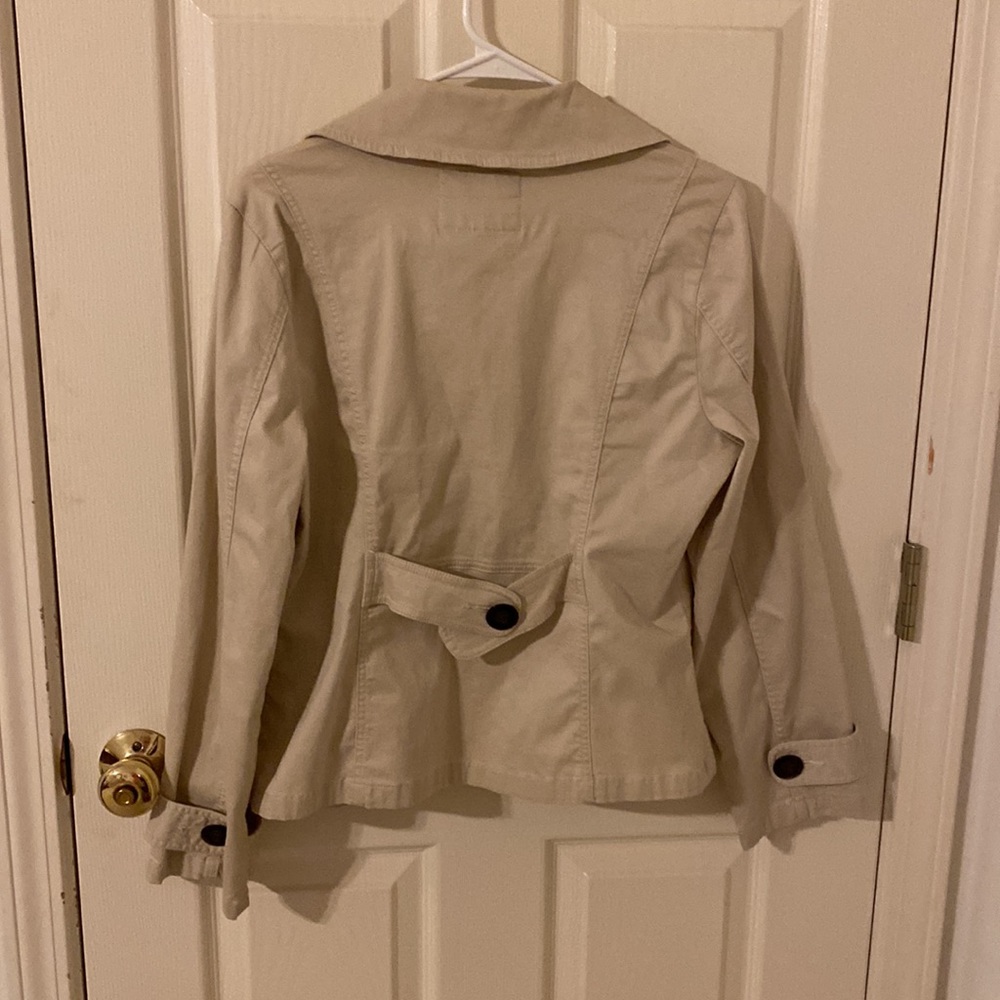 Lightweight tan jacket - Picture 5 of 6